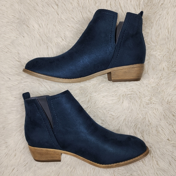 NWOB Journee Collection Blue Split Ankle Booties 8.5 WIDE - Picture 5 of 11